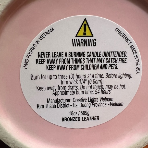 House and Nature NWT Delightful Bronzed Leather Scented 18 Oz Cheetah Candle - Picture 5 of 6